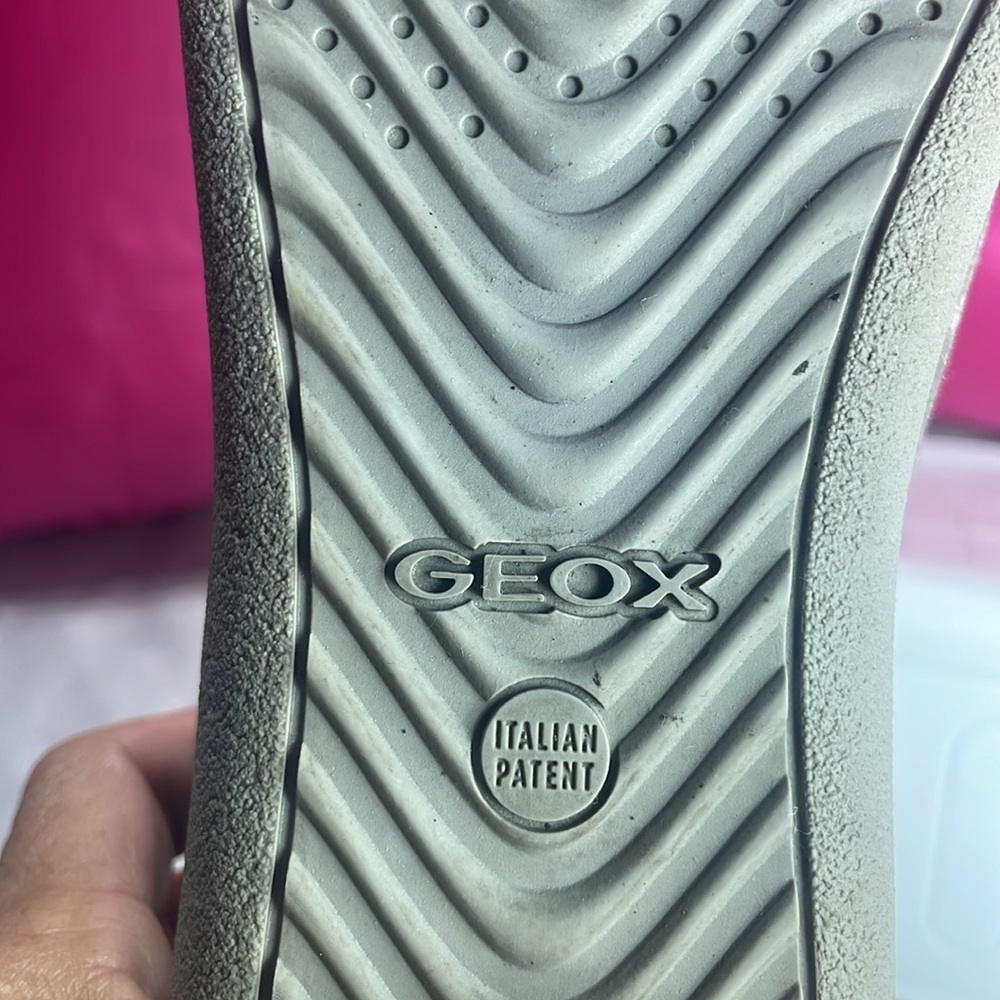 (A2) Geox Patent Velvet Lace
Women's Silver Fashion Comfort Sneakers Size 9 - Picture 8 of 11